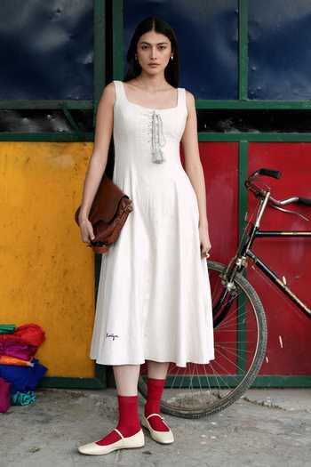 Buy_Raasa_White Handloom Cotton Square Neck Moonlace Dress _at_Aza_Fashions
