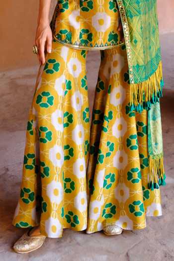 Drishti & Zahabia_Green Silk, Dupion Embroidery, Zari, Tara Floral Print Kurta Palazzo Set _Online_at_Aza_Fashions