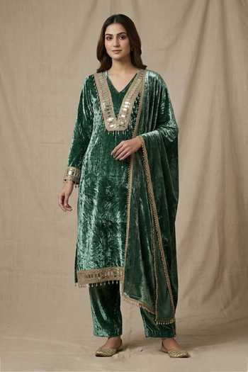Buy_Two Sisters By Gyans_Green Velvet Beads, Mirrors, Tassels V-neck, Yes Embellished Kurta Set _at_Aza_Fashions