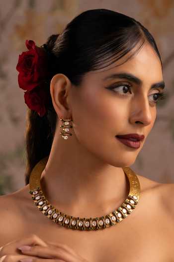 Shop Swabhimann Green Stones Emerald Polki Carved Hasli Necklace And Earrings Set Online at Aza Fashions Shop_Swabhimann_Green Stones Emerald Polki Carved Hasli Necklace And Earrings Set_Online_at_Aza_Fashions