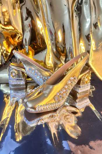 Buy_Chal Jooti_Gold Desi Tabi Embroidered Heels _Online_at_Aza_Fashions