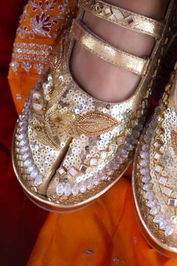Shop_Chal Jooti_Gold Sitara Tabi Embroidered Flats _Online_at_Aza_Fashions