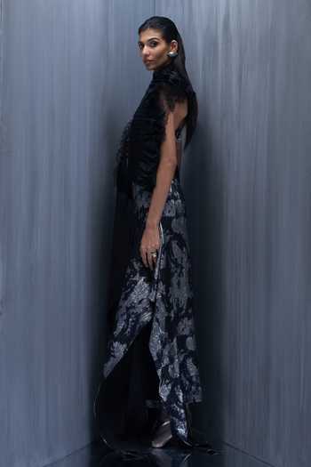 Buy_Richa Khemka_Black Organza Shawl , Sweetheart Noir Symphony Ruffle Cape Set _Online_at_Aza_Fashions