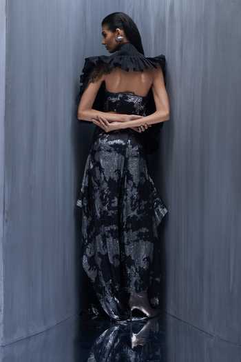 Shop_Richa Khemka_Black Organza Shawl , Sweetheart Noir Symphony Ruffle Cape Set _at_Aza_Fashions