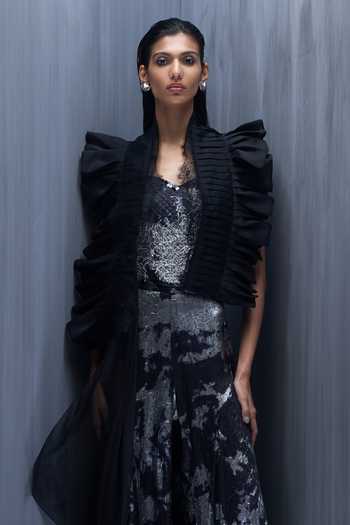 Richa Khemka_Black Organza Shawl , Sweetheart Noir Symphony Ruffle Cape Set _at_Aza_Fashions