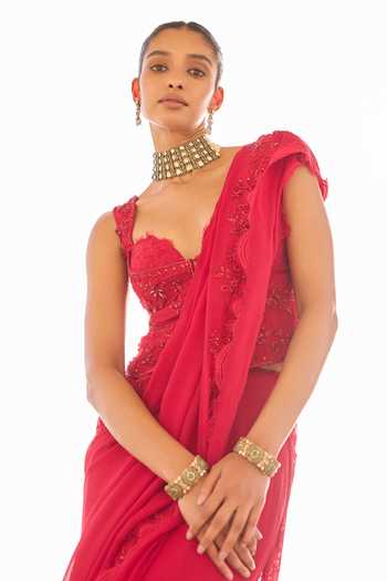 Ridhi Mehra_Red Georgette Embroidery Sweetheart Neck Eternity Skirt Saree With Blouse _Online_at_Aza_Fashions