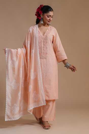Buy_LAHARIO_Peach Linen Lace V-neck Chameli Block Print Kurta Set _Online_at_Aza_Fashions