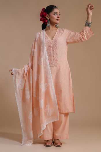 Buy_LAHARIO_Peach Linen Lace V-neck Chameli Block Print Kurta Set _at_Aza_Fashions