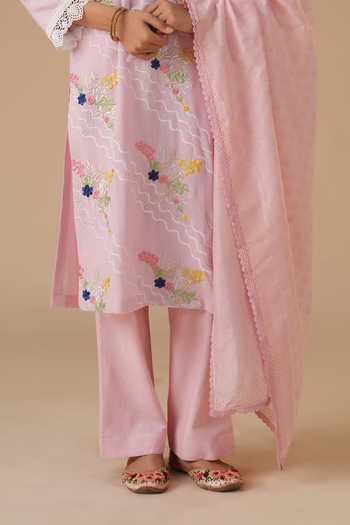LAHARIO_Pink Linen Embroidery V-neck, Yes Nargis Printed Kurta Set _Online_at_Aza_Fashions