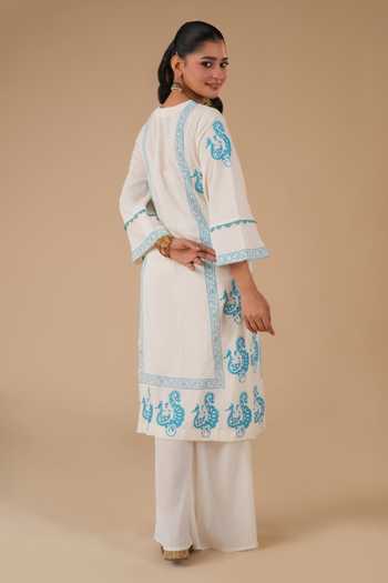 Shop_LAHARIO_White Cotton Lace V-neck Mogra Printed Kurta And Pant Set _at_Aza_Fashions
