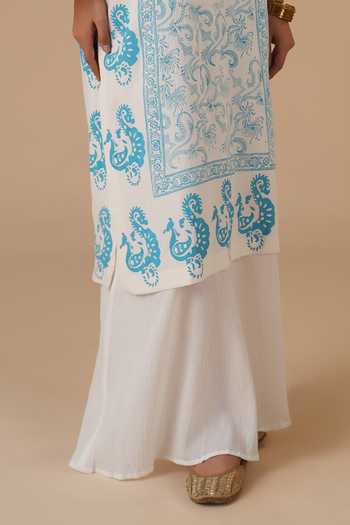 Buy_LAHARIO_White Cotton Lace V-neck Mogra Printed Kurta And Pant Set _Online_at_Aza_Fashions