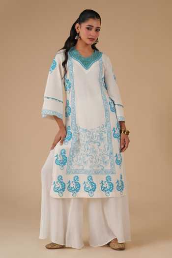 Buy_LAHARIO_White Cotton Lace V-neck Mogra Printed Kurta And Pant Set _at_Aza_Fashions
