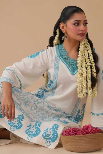 LAHARIO_White Cotton Lace V-neck Mogra Printed Kurta And Pant Set _at_Aza_Fashions