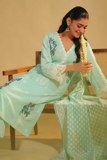 Shop_LAHARIO_Blue Linen Embroidery V-neck Kumud Printed Kurta Set _Online_at_Aza_Fashions