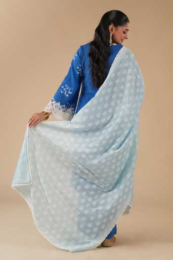 Shop_LAHARIO_Blue Cotton Embroidery, Lace V-neck Raat Ki Rani Printed Kurta Set _at_Aza_Fashions