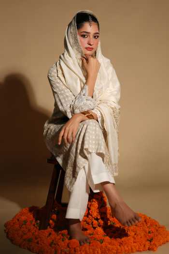 Buy_LAHARIO_Ivory Linen Embroidery, Lace No Genda Printed Kurta Set _Online_at_Aza_Fashions