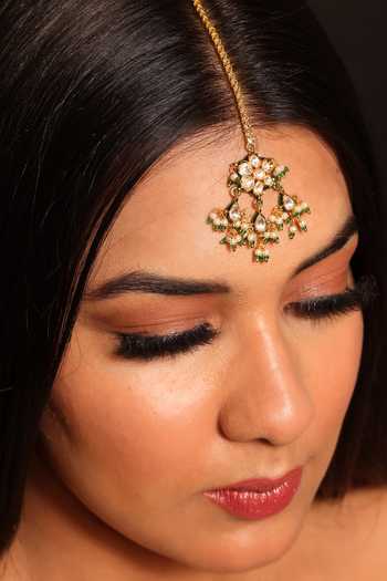 Buy_Amreli Jaipur_Green Beads, Pearls, Stones Embellished Maangtikka _at_Aza_Fashions