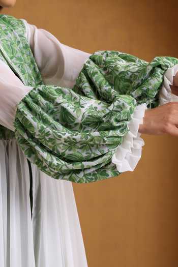 Wazir C_Green Georgette, Crepe Embroidery V-neck, Open Kashmiri Aari Abaya With Dress _Online