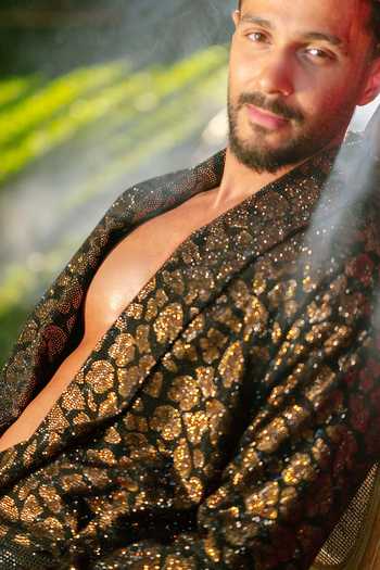 Buy_Itrh_Black Crepe Sequins Noir Regent Printed Blazer Set _Online_at_Aza_Fashions