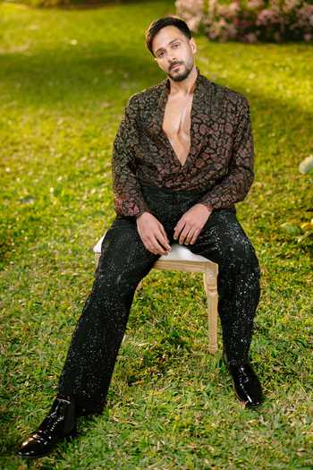 Buy_Itrh_Black Crepe Sequins Noir Regent Printed Blazer Set _at_Aza_Fashions