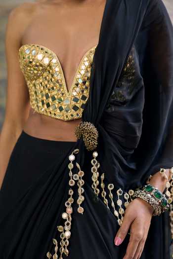 Buy_Itrh_Black Georgette Mirrors Sweetheart Neck Shyama Pre-draped Saree Set _Online_at_Aza_Fashions