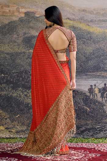 Shop_Itrh_Gold Crepe Zari Surahi Rang Handloom Saree Set _at_Aza_Fashions