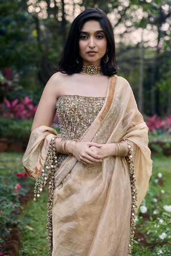 Shop_Itrh_Gold Tissue, Net Beads, Mirrors Bandeau Neck Sona Jhalaar Jadau Saree Set _at_Aza_Fashions