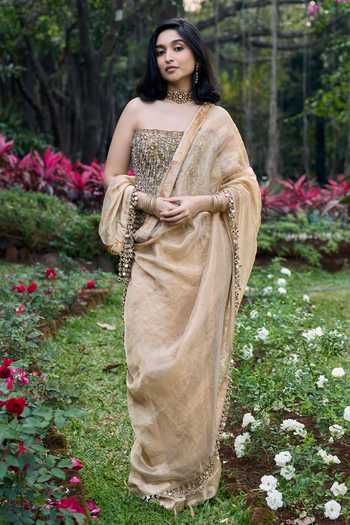 Buy_Itrh_Gold Tissue, Net Beads, Mirrors Bandeau Neck Sona Jhalaar Jadau Saree Set _at_Aza_Fashions