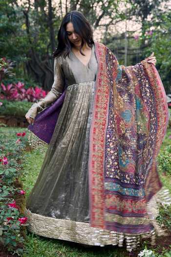 Buy_Itrh_Gold Tissue Zari V-neck Zarbaft Anarkali Set _Online_at_Aza_Fashions