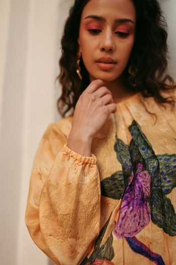 ZiP by Payal & Zinal_Mustard Linen Round Neck Aamras Floral Pattern Kurta And Pant Set _Online_at_Aza_Fashions