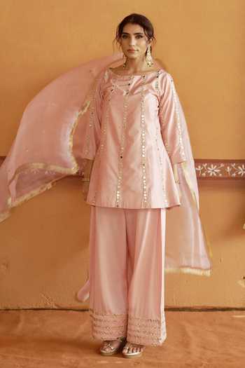 Buy_Thetaa_Peach Silk, Cotton, Organza, Satin Embroidery, Zari, Mirrors Short Kurta Set _at_Aza_Fashions