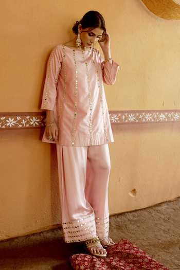 Shop_Thetaa_Peach Silk, Cotton, Organza, Satin Embroidery, Zari, Mirrors Short Kurta Set 