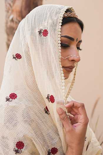 Buy_Gulabo Jaipur_Off White Cotton, Cambric Embroidery Round Neck Rida Printed Kurta Set 