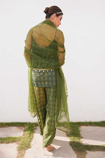 Shop_Gulabo Jaipur_Green Cambric, Cotton Square Neck Gulrukh Printed Kurta Set _at_Aza_Fashions