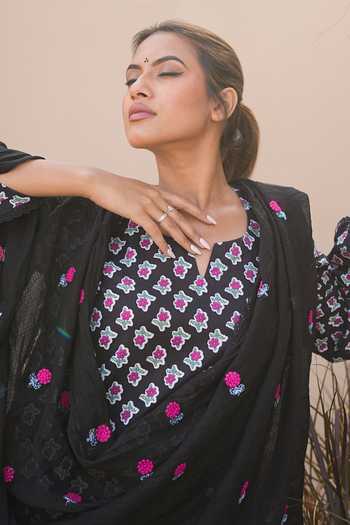 Gulabo Jaipur_Black Cotton, Cambric Round Neck Afsana Printed Straight Kurta Set _at_Aza_Fashions