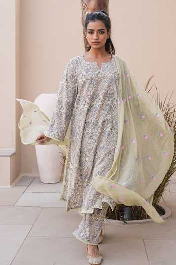 Gulabo Jaipur_Green Cotton, Cambric Embroidery Split V-neck, Yes Afsana Printed Kurta Set _Online_at_Aza_Fashions