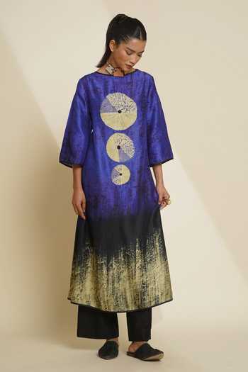 Taika By Poonam Bhagat_Black Silk Embroidery Round Neck Printed Blended Kurta And Pant Set _at_Aza_Fashions