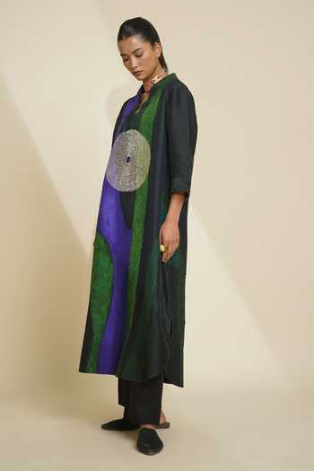 Taika By Poonam Bhagat_Green Silk Embroidery Split V-neck Printed Blended Kurta And Pant Set _at_Aza_Fashions