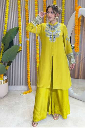 Buy_Surkh Syahi_Yellow Crepe Sequins Mandarin Collar Contrast Yoke Straight Kurta And Palazzo Set 