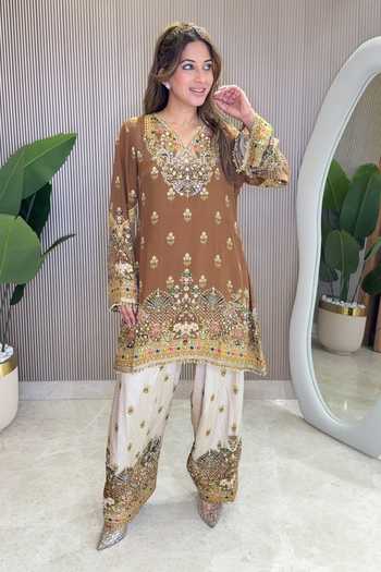Surkh Syahi_Gold Crepe Stones V-neck Ornate Pattern Kurta Salwar Set _Online_at_Aza_Fashions