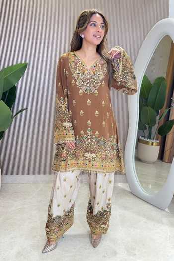 Shop_Surkh Syahi_Gold Crepe Stones V-neck Ornate Pattern Kurta Salwar Set _Online_at_Aza_Fashions