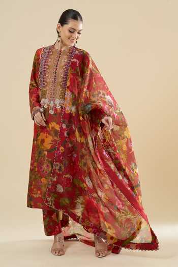 Buy_Anamika Khanna_Red Sequins, Zari Mandarin Collar, Yes Floral Print Straight Kurta Set _at_Aza_Fashions