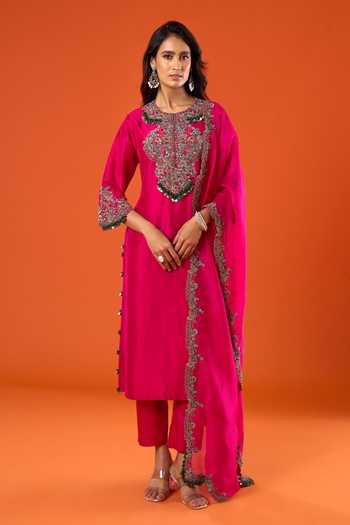 Buy_Prisho_Fuchsia Sequins, Beads, Stones Round Neck, Yes Embroidered Kurta Set 