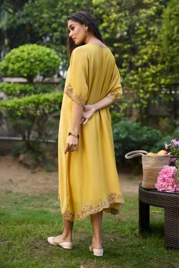 Shop_Sarang Kaur_Yellow Chanderi Silk Embroidery V-neck Sabr Border Kaftan _at_Aza_Fashions