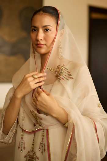 Buy_Sarang Kaur_White Silk, Tissue, Organza Embroidery Round Neck Phulwari Kurta Set 
