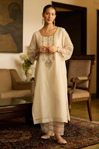 Buy_Sarang Kaur_White Silk, Tissue, Organza Embroidery Round Neck Phulwari Kurta Set _Online