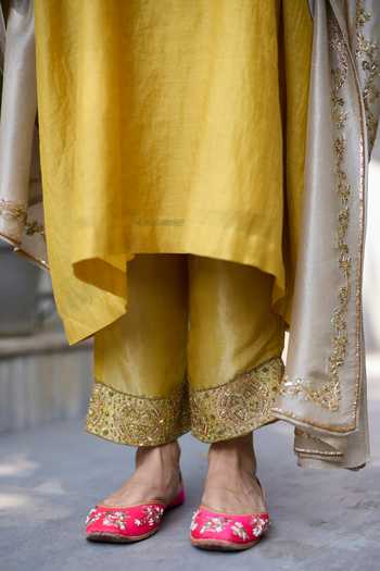 Buy_Sarang Kaur_Yellow Chanderi Silk, Silk, Tissue Embroidery Round Inayat Back Yoke Kurta Set _Online_at_Aza_Fashions