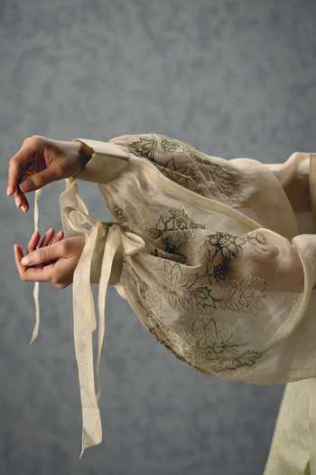 Buy_Paulmi And Harsh_Green Silk, Modal, Organza Embroidery Sweetheart Lili Sleeve Jacket And Pant Set _Online
