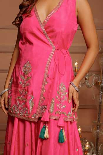 Buy_Kanj By Priyanka A Sakhuja_Pink Silk Embroidery, Zari V-neck Shyamilli Angarkha Sharara Set 