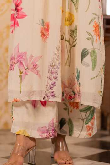 Shop_17:17 By Simmi Saboo_Ivory Silk, Cotton V-neck Printed Kurta And Pant Set _at_Aza_Fashions